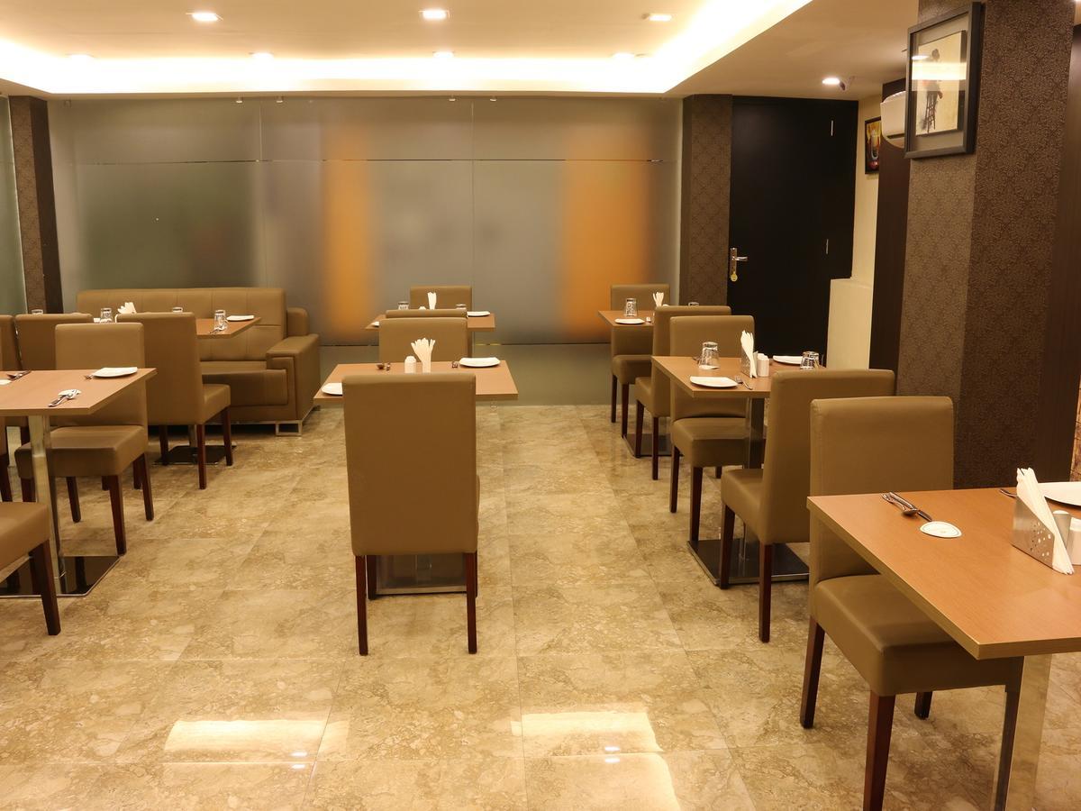 Oyo 662 Hotel Comfotel Kolkata Exterior photo